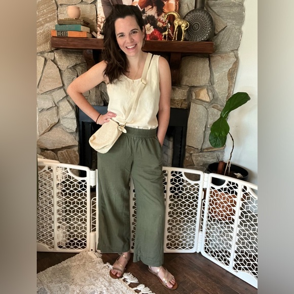 Express Silk 100% silk cream sleeveless blouse - Picture 3 of 3